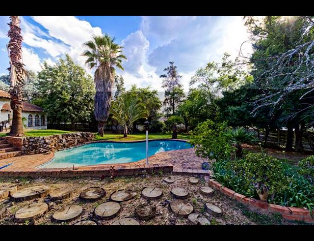 LAND FOR SALE IN BRYANSTON